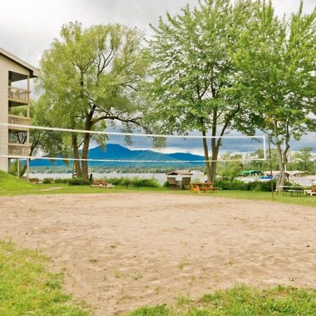 Magog Waterfront Condo Екстериор снимка