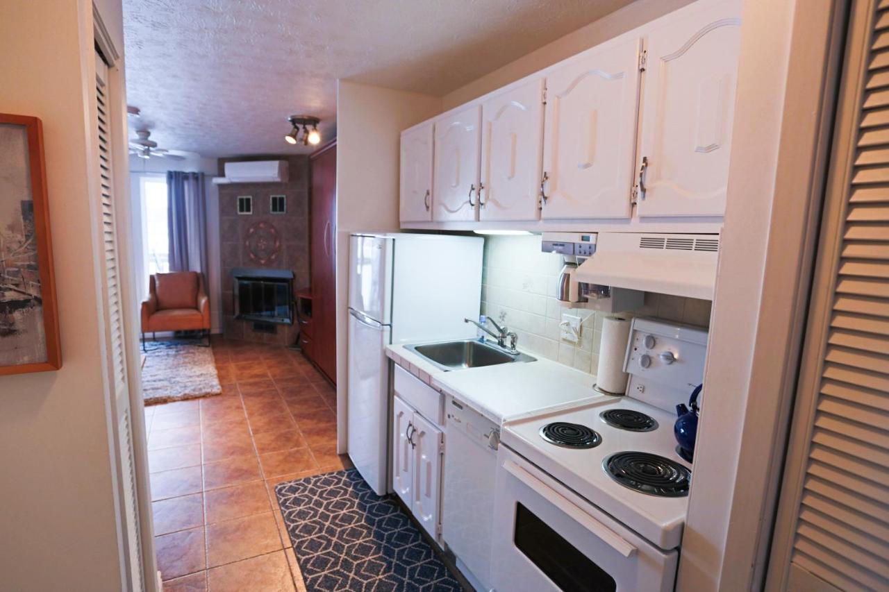 Magog Waterfront Condo Екстериор снимка