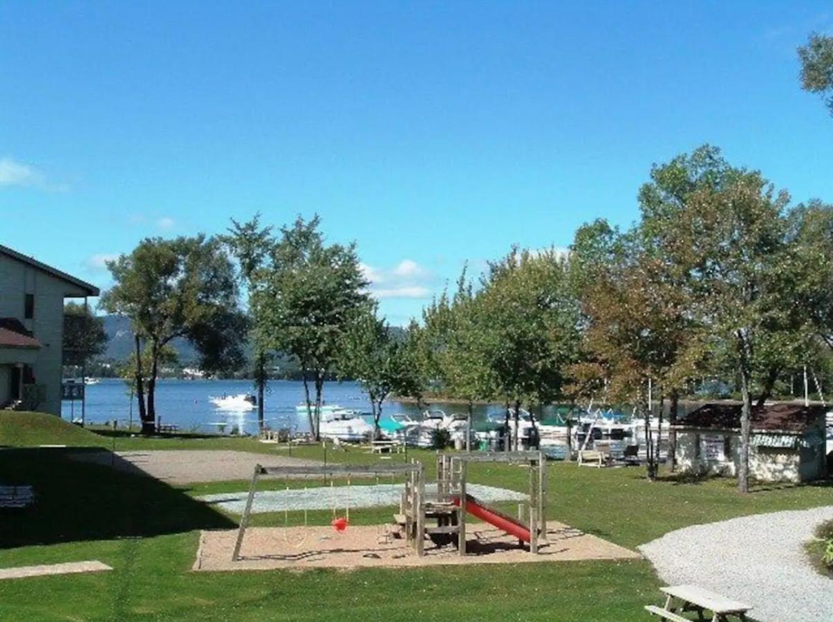 Magog Waterfront Condo Екстериор снимка