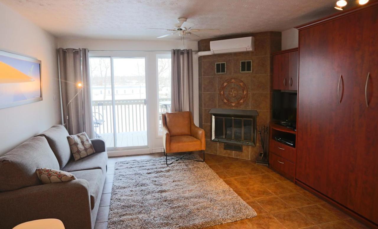 Magog Waterfront Condo Екстериор снимка