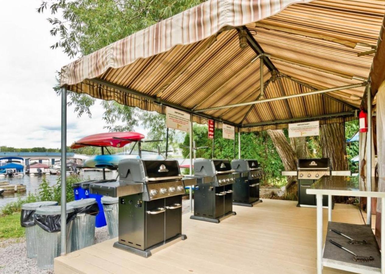 Magog Waterfront Condo Екстериор снимка
