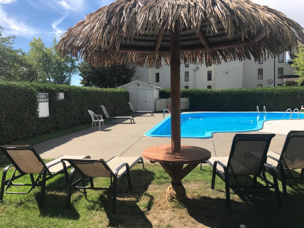 Magog Waterfront Condo Екстериор снимка