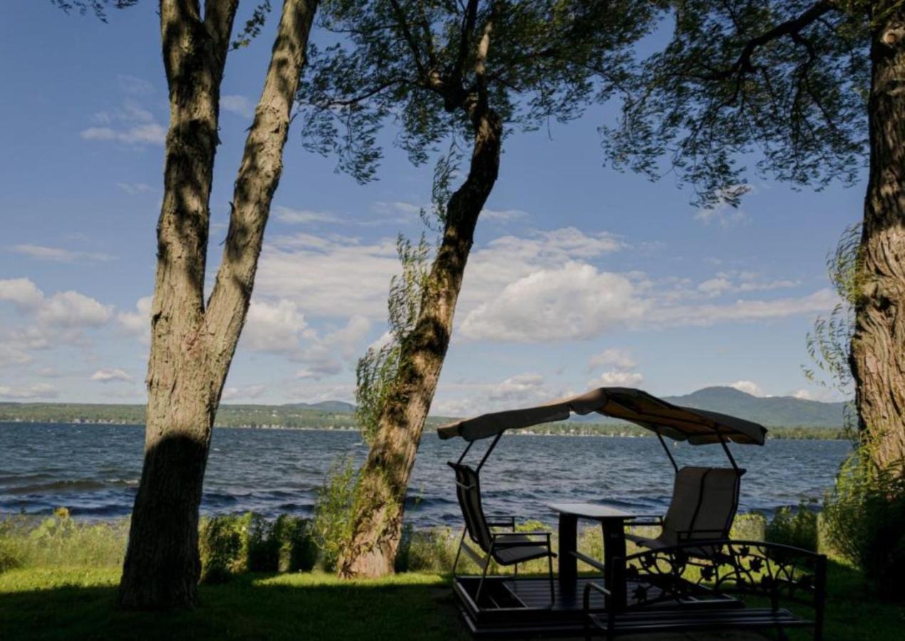 Magog Waterfront Condo Екстериор снимка